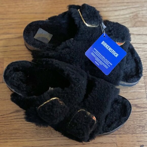 BIRKENSTOCK: WOMENS ‘ARIZONA BIG BUCKLE TEDDY RIVET’ FUR SLIDE SANDALS-SIZE 38-7 - Picture 3 of 6